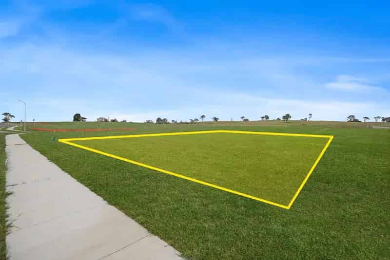 Buy land in Teneriffe for your dream home with convenient amenities