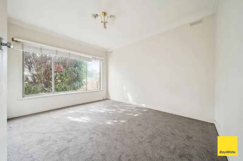 3 Bedroom In Long Gully