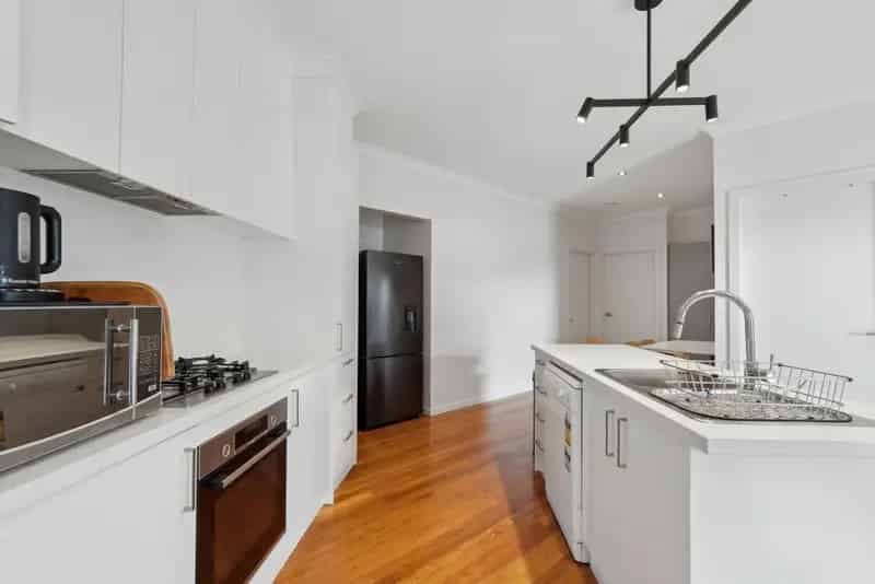 Charming 2-Bedroom Unit in Prime Reservoir Location