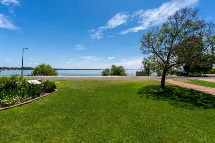 Lake Mulwala views & jetty forever yours!