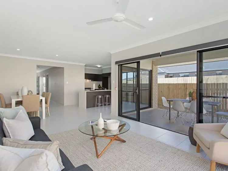 Modern Family Home in Narangba 4 Bed 2 Bath Double Garage Solar