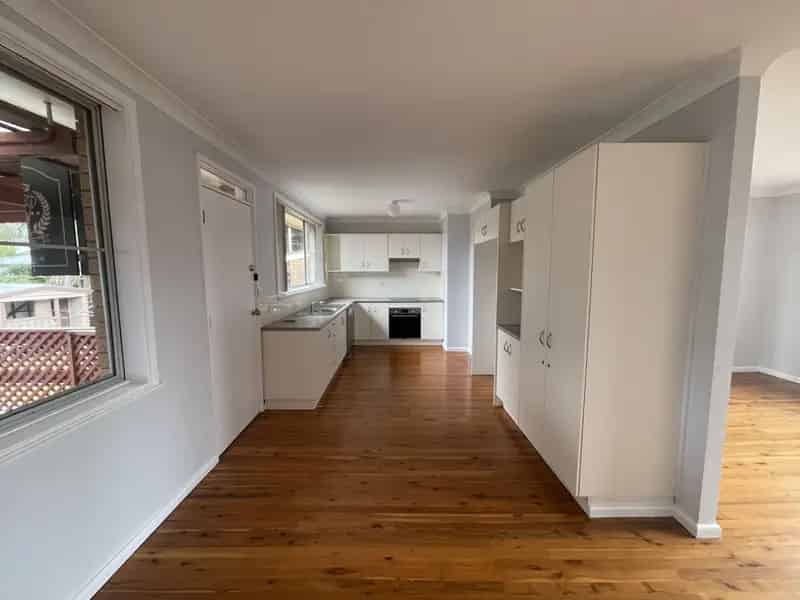 Real Estate For Lease - 33 Pine Avenue - Bradbury , NSW