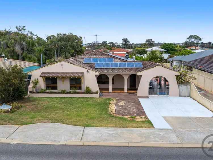 House For Sale in Mandurah, Western Australia