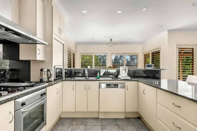 Buy homestead property in Aberglasslyn with spacious design and features