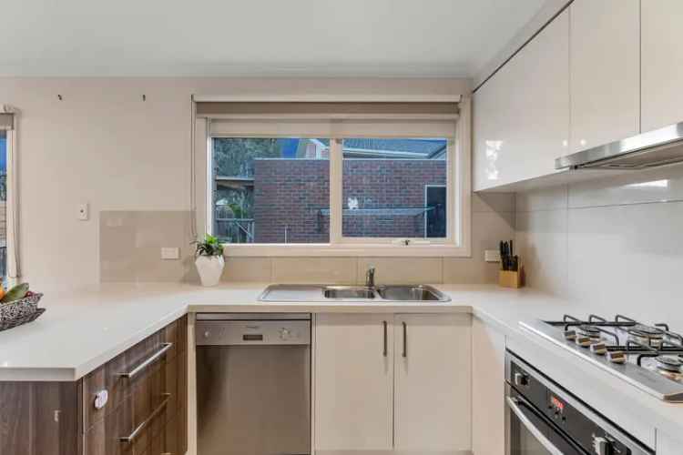 MODERN AND FRESH THREE BEDROOM HOME IN MULGRAVE