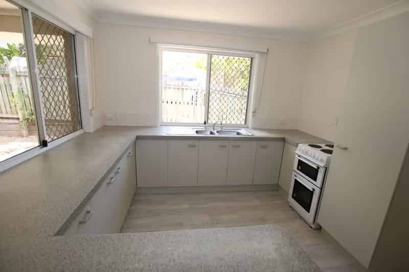 Real Estate For Lease - 8 Barcrest Court - Crestmead , QLD