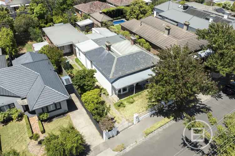 House For Sale in Melbourne, Victoria