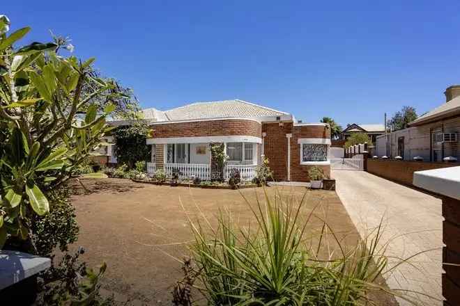 House For Sale in Geraldton, Western Australia