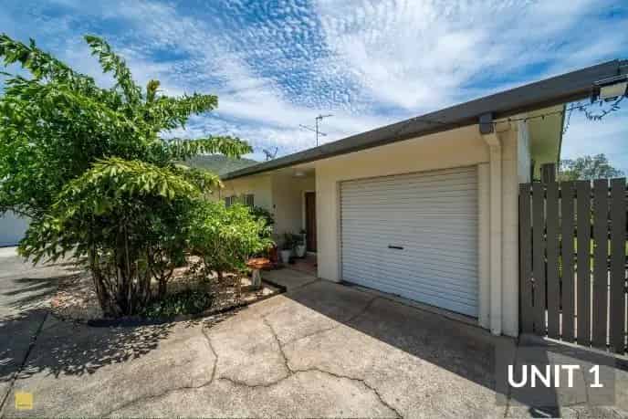 Duplex - Prime Investment Opportunity - Dual Income with Reliable Long-Term Tenants