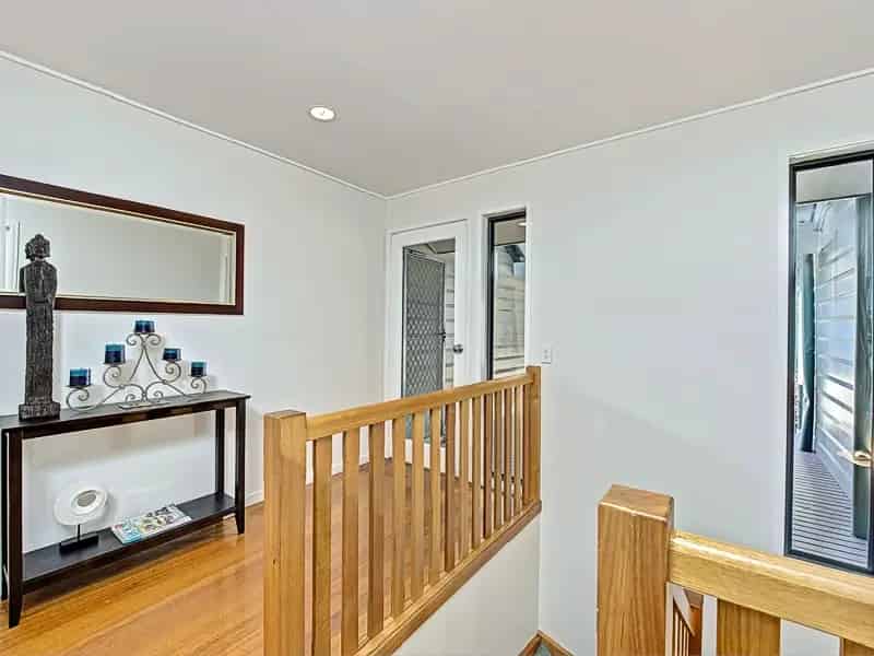 Spacious & Luxurious Riverfront Apartment With Breathtaking Views!