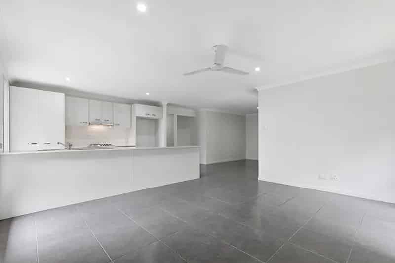 CENTRAL HERVEY BAY - SPACIOUS HOME