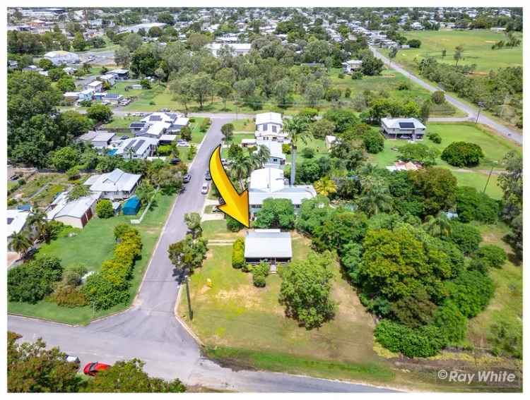 Spacious 915sqm Allotment Home in Kawana