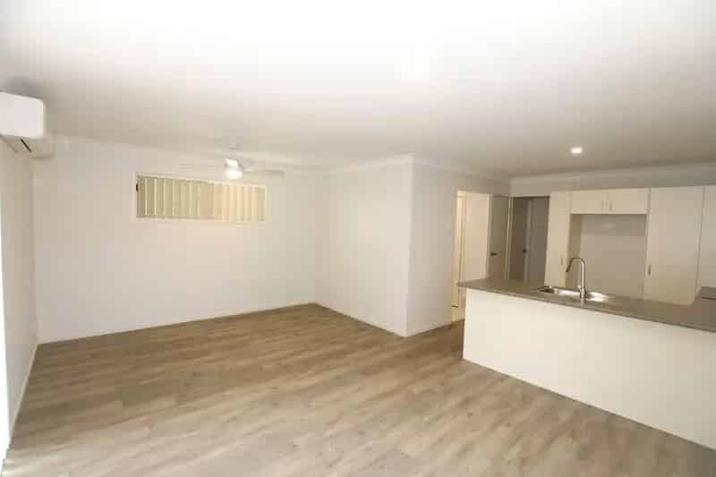 Real Estate For Lease - 8A Barcrest Court - Crestmead , QLD