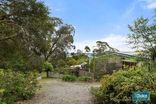 House For Sale , 26-28, Hopkins Drive, Grantville, Victoria
