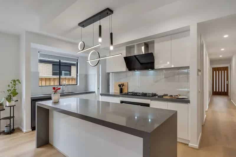 LAVISH FAMILY ENTERTAINER WITH GENUINE WOW FACTOR