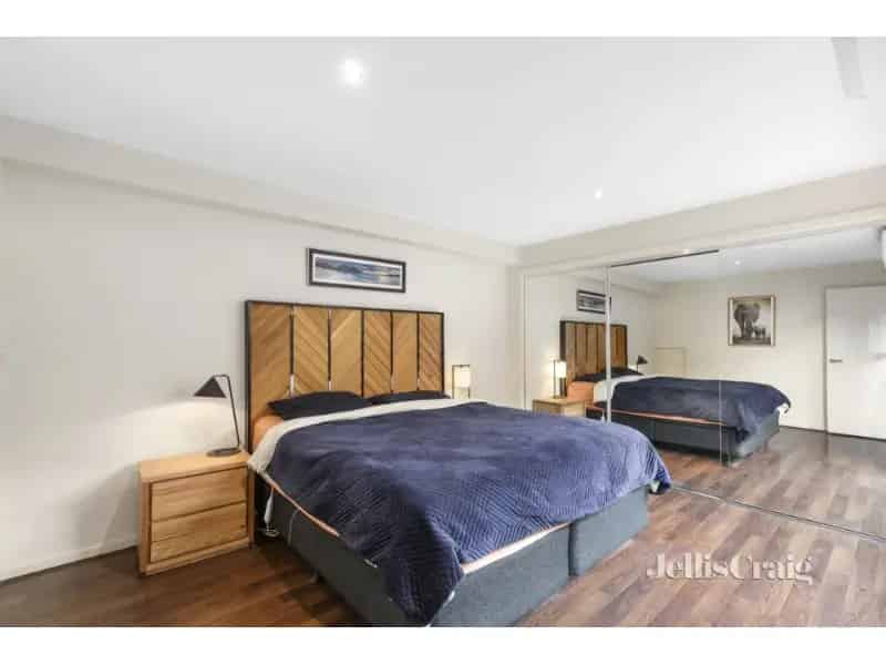 Stylish Two Bedroom Townhouse With City Views In The Heart Of Richmond