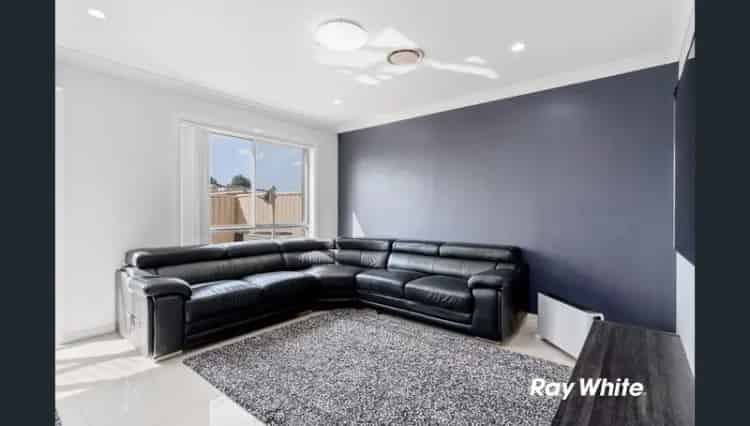 SPACIOUS AND MODERN TOWNHOUSE