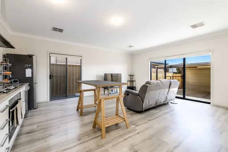 3 rooms house of 83 m² in Adelaide