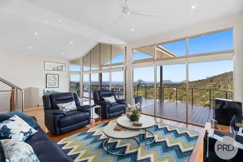 PERCHED HIGH ABOVE THE BAY - INCREDIBLE VIEWS
