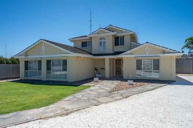 Luxury Renovated Home near Moonta Bay Beaches