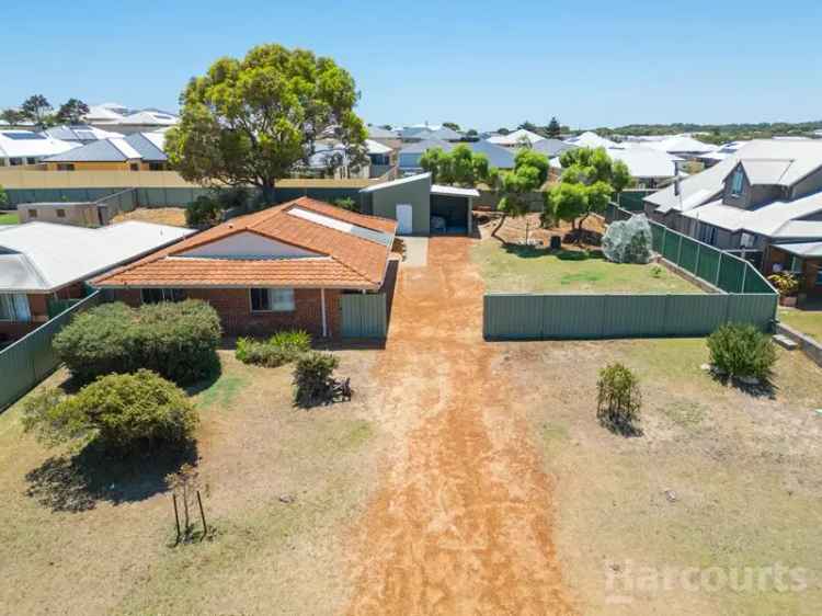 Dawesville Beach Home 3 Bed 1 Bath Large Shed 1051sqm Block