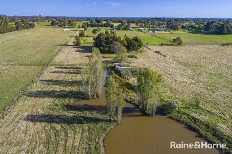 Buy land in Kyneton with potential for rural living and space for horses