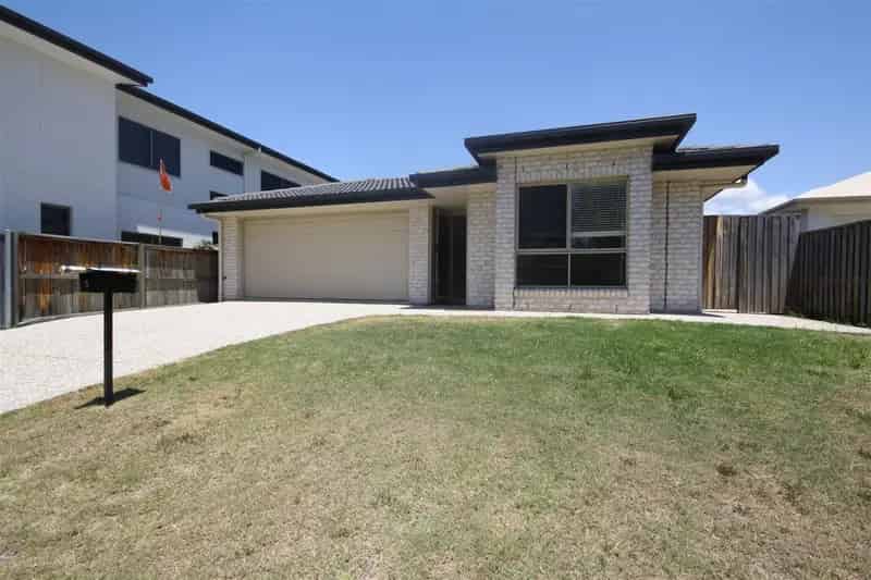 Family Home in sought after Bridgeman Downs!