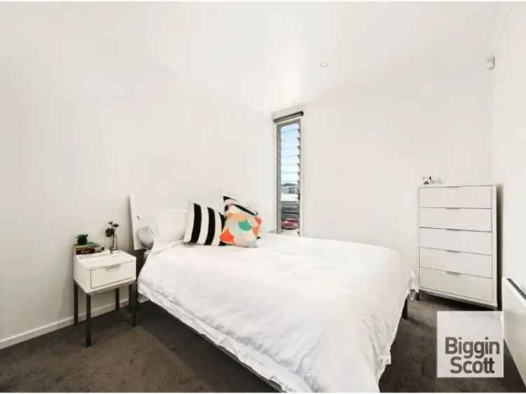 Sleek & Stylish Three-Story Living In The Heart Of Richmond