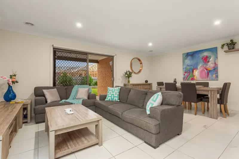 Lease stylish and low maintenance family home in Whittlesea VIC