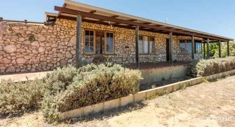 Rent Cottage in Waggrakine with Scenic Views and Natural Surroundings