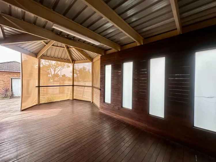 2 rooms house of 192 m² in Melbourne