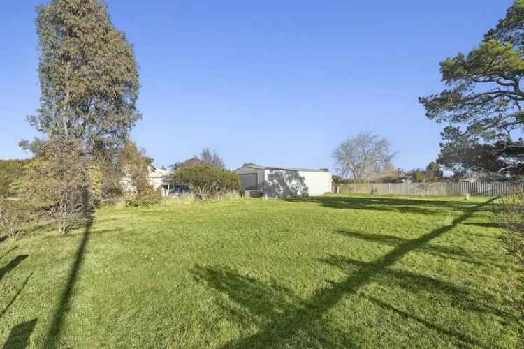 Neat 925sqm Building Block in Clunes - Build Your Dream Home