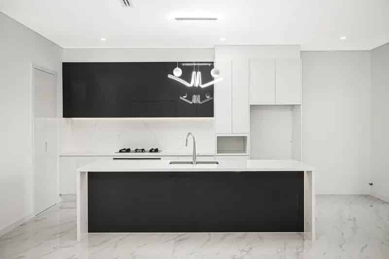 BRAND NEW 5 BED DUPLEX!