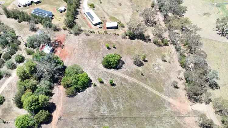 Build your dream home on 1.07 hectares near Young NSW