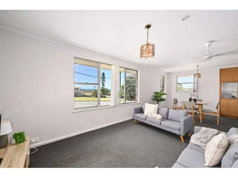 Wonderful Coastal Location And Amazing Views!