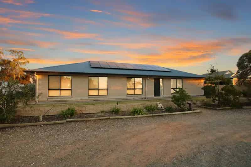 Buy Family Home in Waikerie with Modern Comforts and Spacious Allotment
