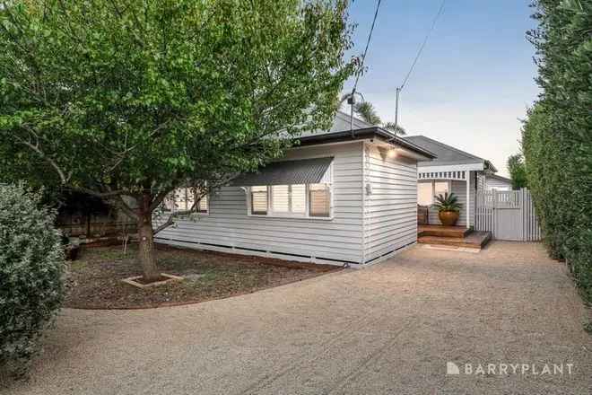  For Sale in 16, Second Avenue, Melbourne, Victoria