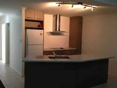 Rent Fully Furnished 2 Bedroom Apartment Airlie Beach Air Conditioning