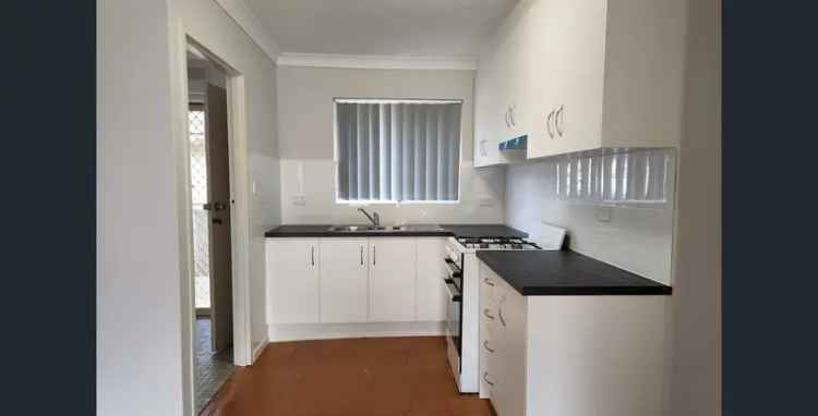 Spacious 2 Bedroom Unit Near Regency TAFE