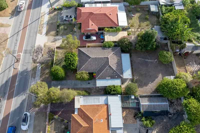 19 Montrose Ave Girrawheen WA 6064 - CONTACT AGENT