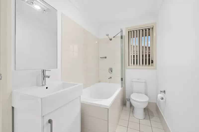 Real Estate For Lease - 2/6 Finch Close - Cessnock , NSW