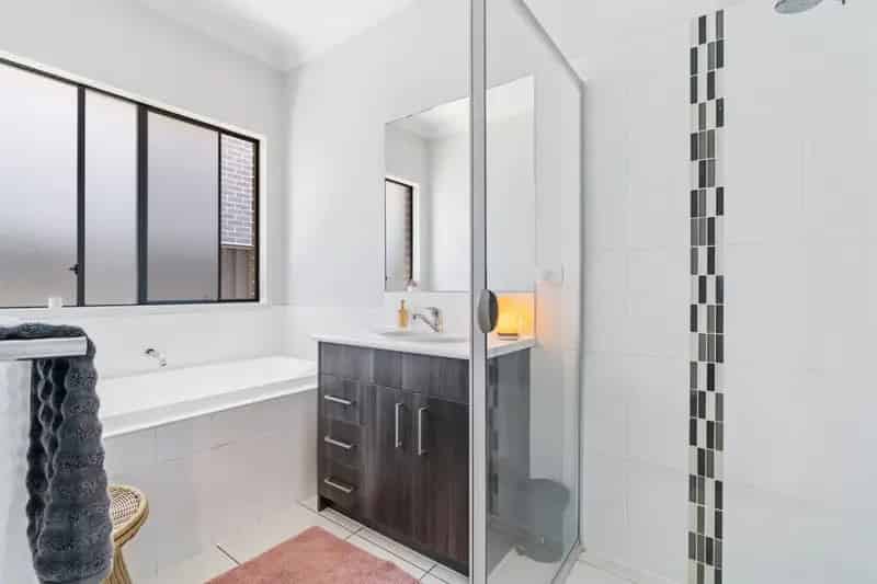 House for Lease in Oran Park Comfortable Living Near Amenities