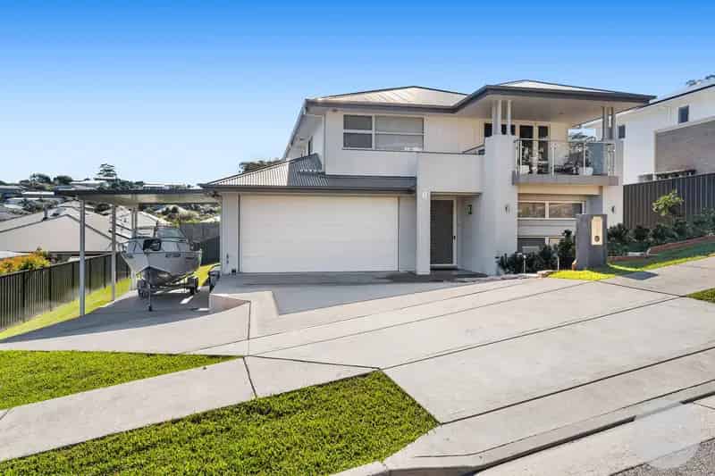 Sophisticated Luxury in Corlette