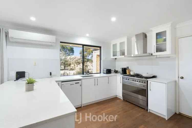 15 Huntingdale Close Modern Home for Sale