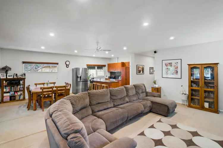 Tranquil Living and Convenience in this Central 3-Bedroom Haven