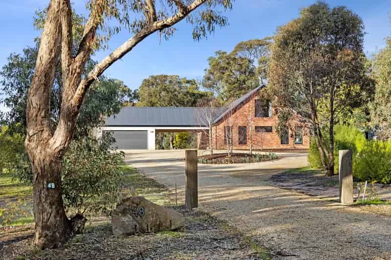 Bushland Chic: Elevated Living Simplified at Kyneton Resort