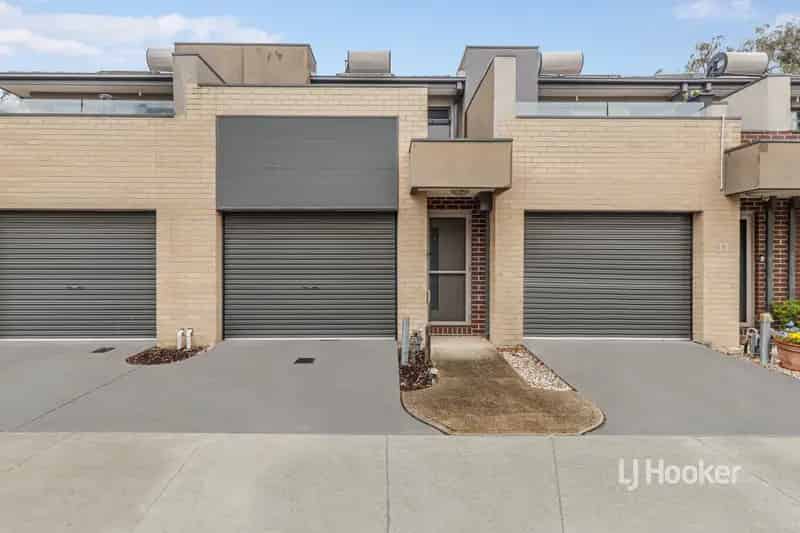 House For Sale , 9, Burssi Circuit, Melbourne, Victoria