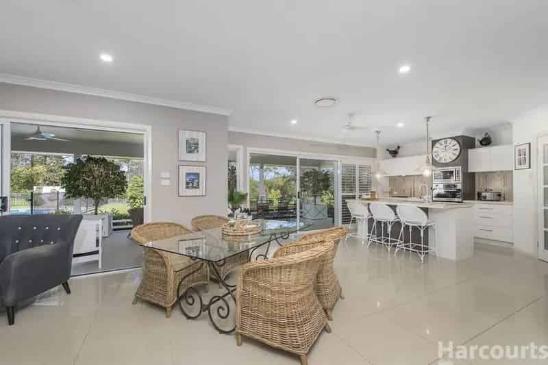 Luxury buy house King Creek with pool and outdoor alfresco area