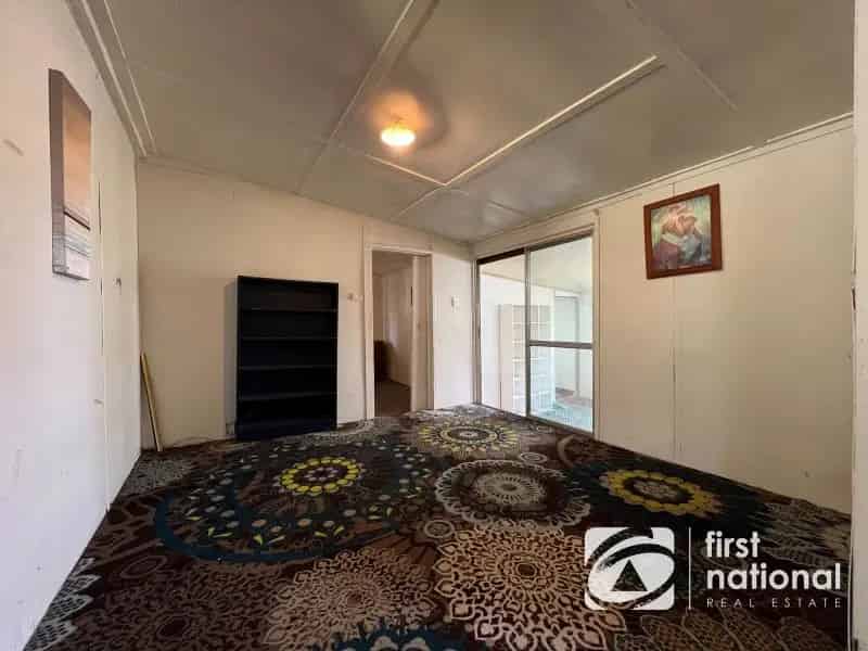 Last home for under $200,000 in Chinchilla?