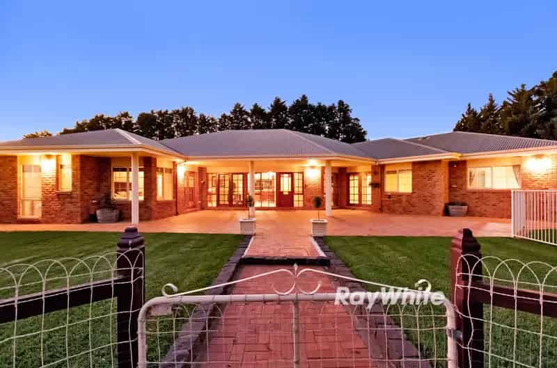 Expansive Family Living with Acreage, Shedding & Unmatched Comfort